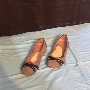 Life Stride Tan and Gray Flats with Rounded Toe